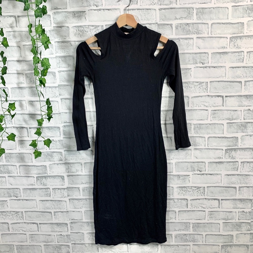 Forever 21 black mid length open shoulder dress